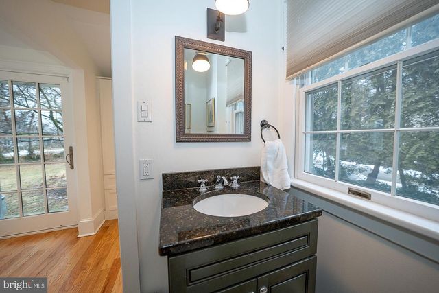 214 KENT RD, Ardmore, PA 19003