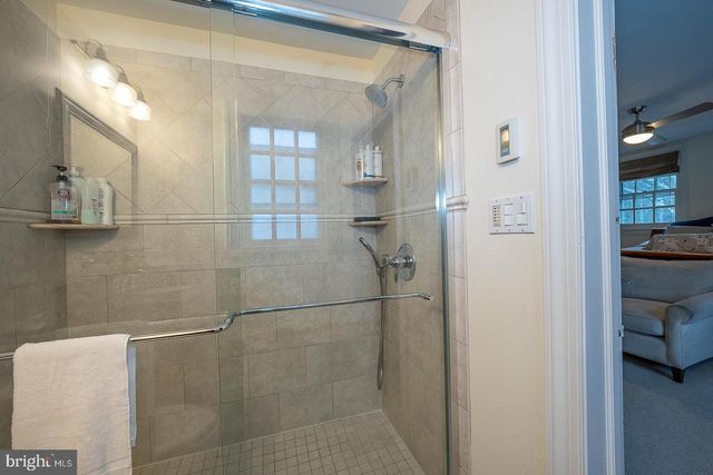 214 KENT RD, Ardmore, PA 19003