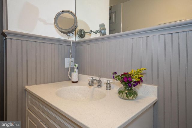 214 KENT RD, Ardmore, PA 19003