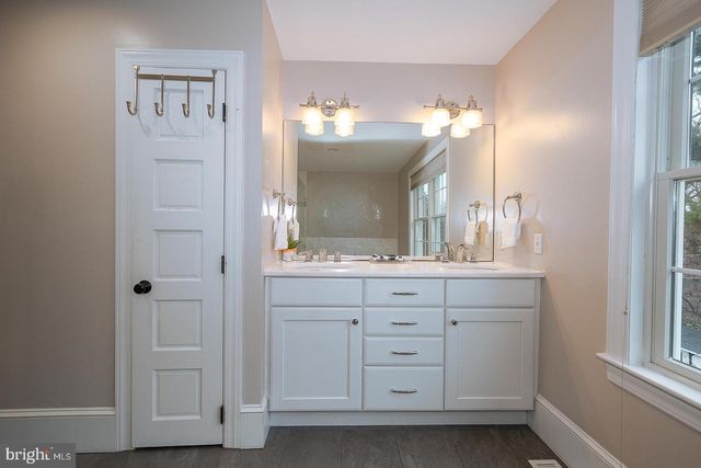 214 KENT RD, Ardmore, PA 19003