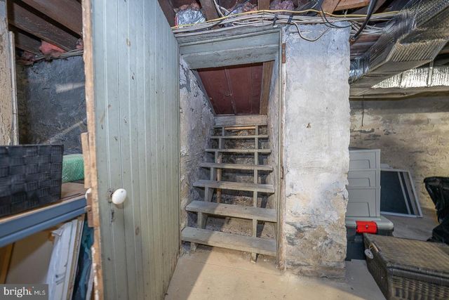 214 KENT RD, Ardmore, PA 19003