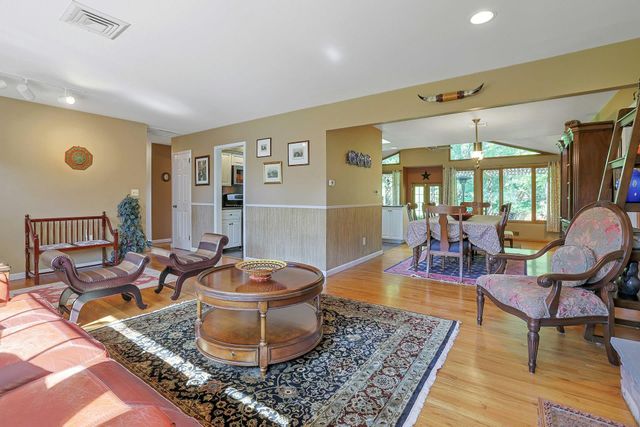 611 Gateway Avenue, Valley Cottage, NY 10989