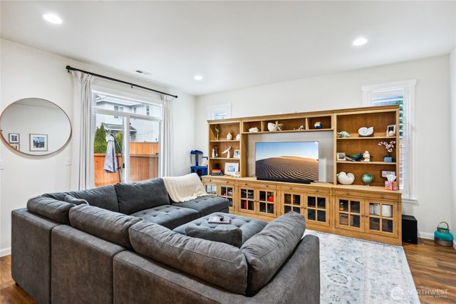 11293 Borgen Loop, Gig Harbor, WA 98332