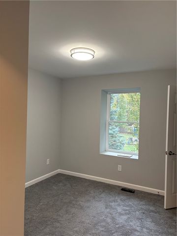 184 Avenue C E1, Woonsocket, RI 02895