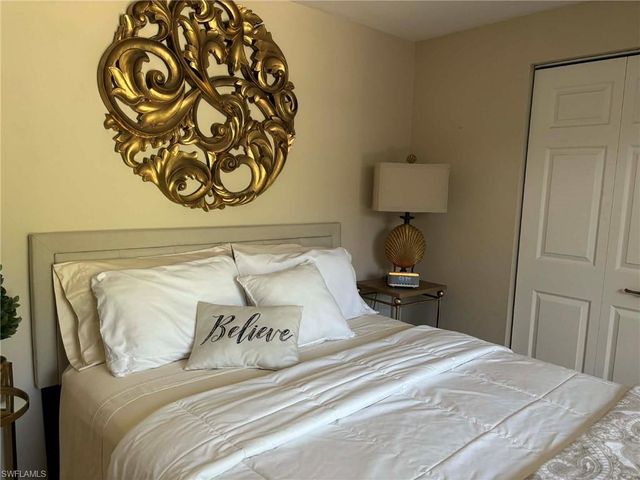 1156 Oakes BLVD, Naples, FL 34119