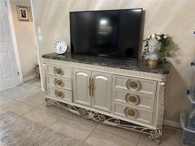 1156 Oakes BLVD, Naples, FL 34119