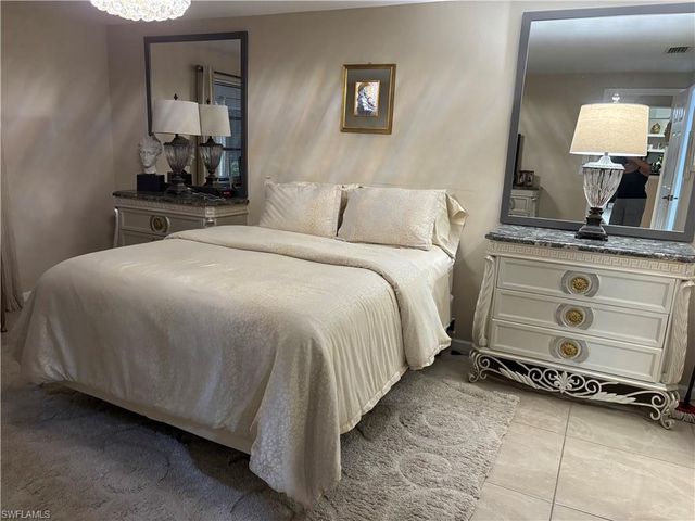 1156 Oakes BLVD, Naples, FL 34119