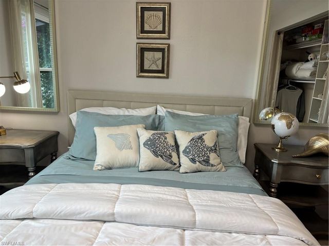 1156 Oakes BLVD, Naples, FL 34119