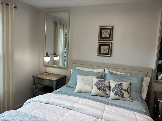 1156 Oakes BLVD, Naples, FL 34119