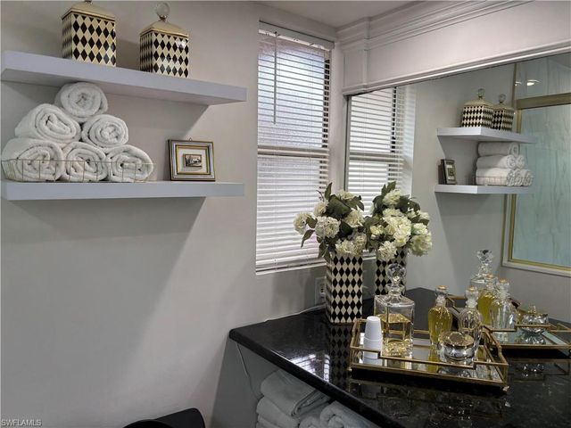 1156 Oakes BLVD, Naples, FL 34119