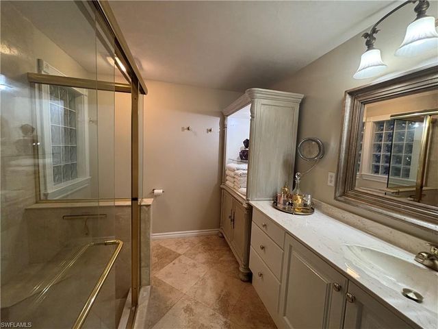 1156 Oakes BLVD, Naples, FL 34119