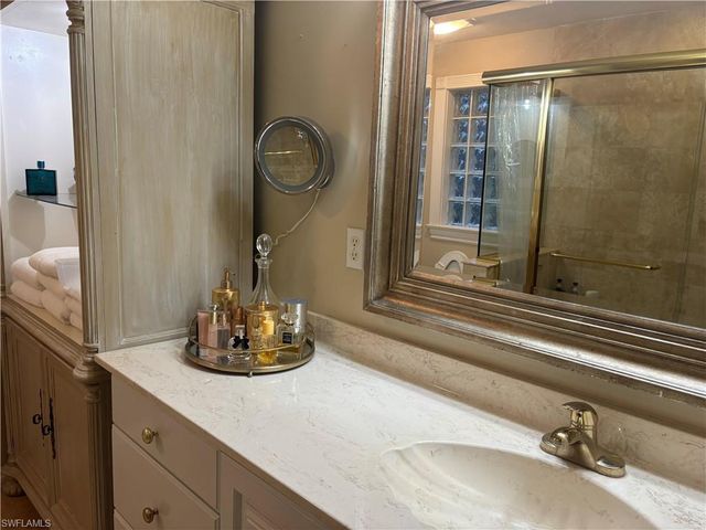 1156 Oakes BLVD, Naples, FL 34119