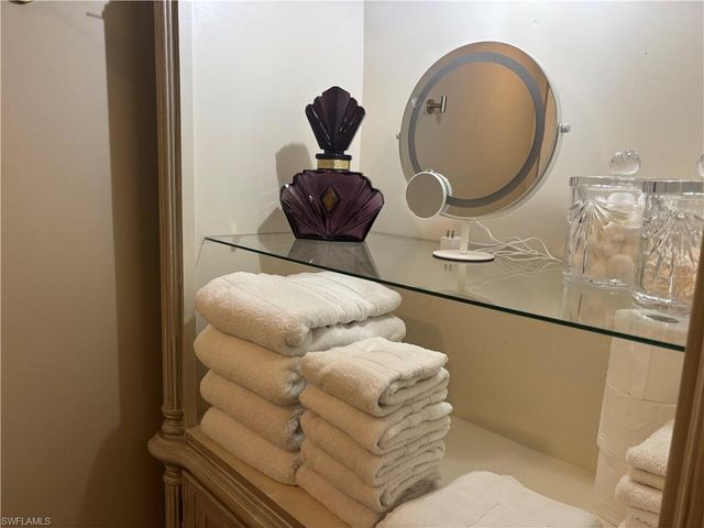 1156 Oakes BLVD, Naples, FL 34119