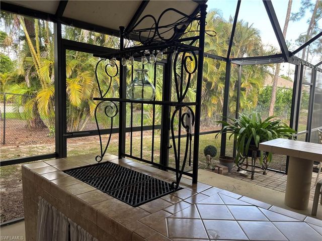 1156 Oakes BLVD, Naples, FL 34119