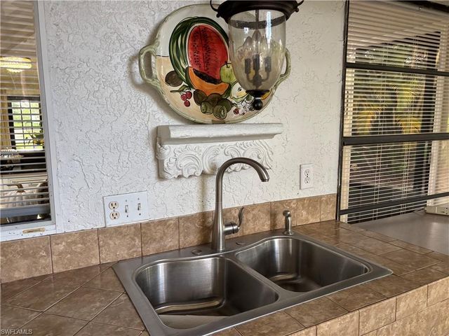 1156 Oakes BLVD, Naples, FL 34119