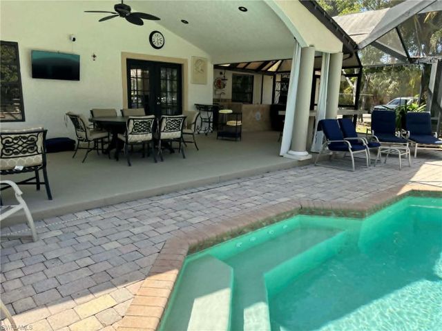 1156 Oakes BLVD, Naples, FL 34119