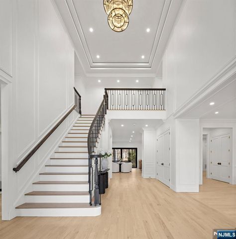 16 Old Farms Road, Saddle River, NJ 07458