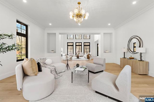 16 Old Farms Road, Saddle River, NJ 07458