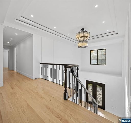 16 Old Farms Road, Saddle River, NJ 07458