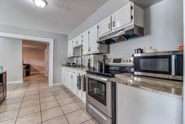 79 Holly Circle, Gulfport, MS 39501