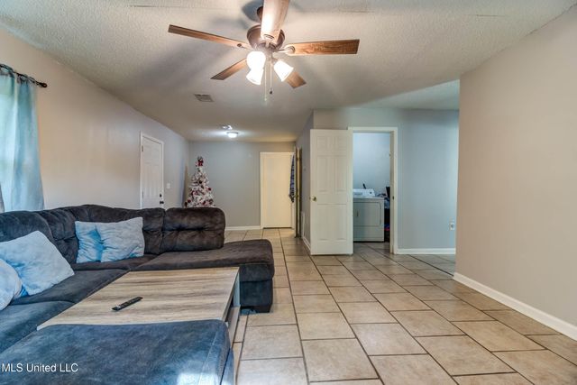 79 Holly Circle, Gulfport, MS 39501