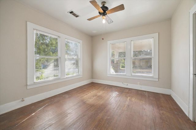 1103 W Cottage Street, Houston, TX 77009