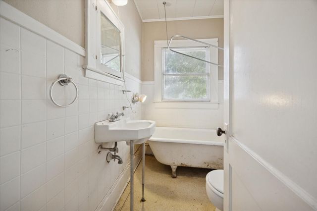 1103 W Cottage Street, Houston, TX 77009