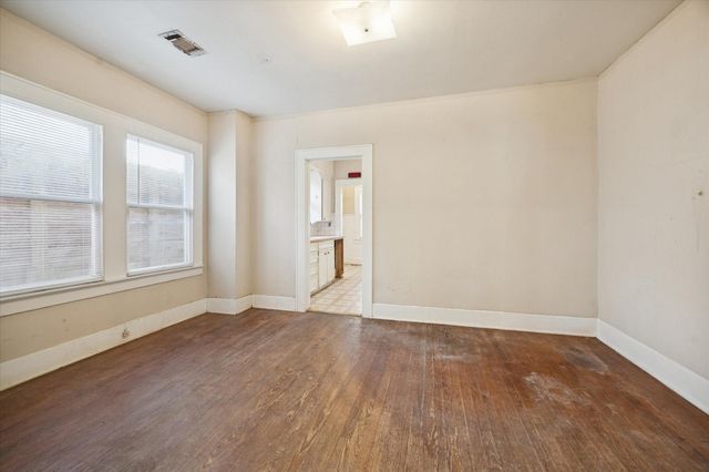 1103 W Cottage Street, Houston, TX 77009