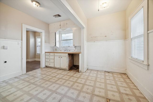 1103 W Cottage Street, Houston, TX 77009