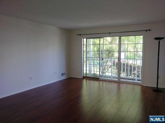 143 Raintree Lane, Mahwah, NJ 07430