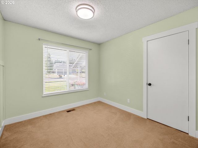 8655 Sw COMANCHE Way, Tualatin, OR 97062
