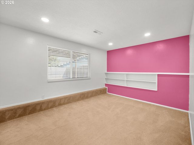 8655 Sw COMANCHE Way, Tualatin, OR 97062