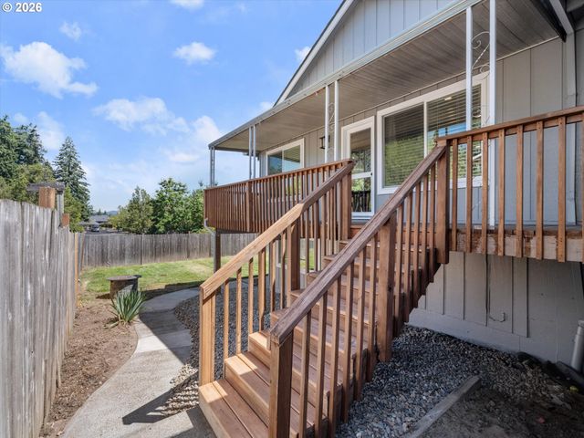 8655 Sw COMANCHE Way, Tualatin, OR 97062