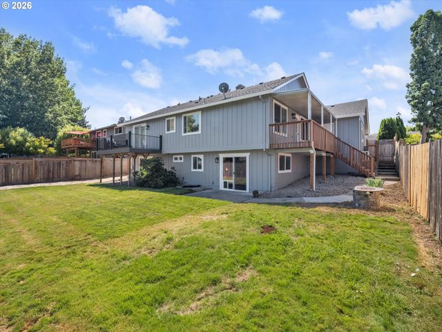 8655 Sw COMANCHE Way, Tualatin, OR 97062