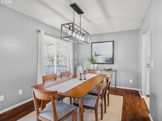 8655 Sw COMANCHE Way, Tualatin, OR 97062