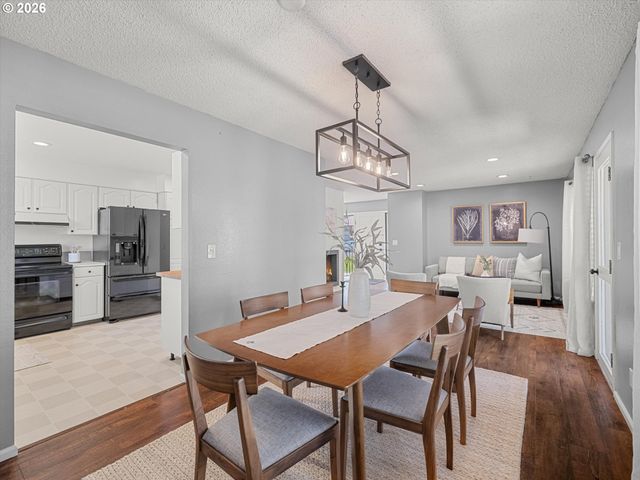 8655 Sw COMANCHE Way, Tualatin, OR 97062