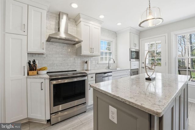 9104 VOLUNTEER DR, Alexandria, VA 22309