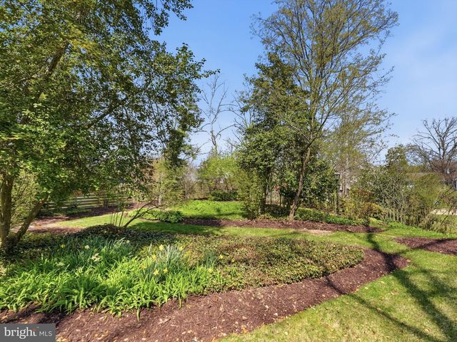 9104 VOLUNTEER DR, Alexandria, VA 22309