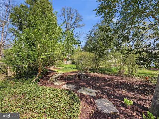 9104 VOLUNTEER DR, Alexandria, VA 22309