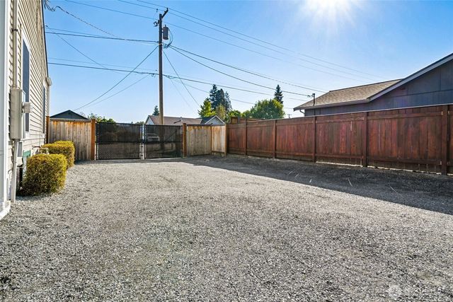 133 S Naches Street, Buckley, WA 98321