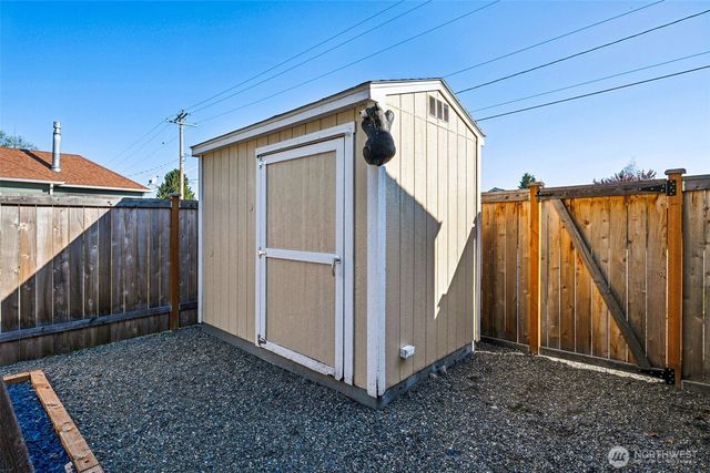 133 S Naches Street, Buckley, WA 98321