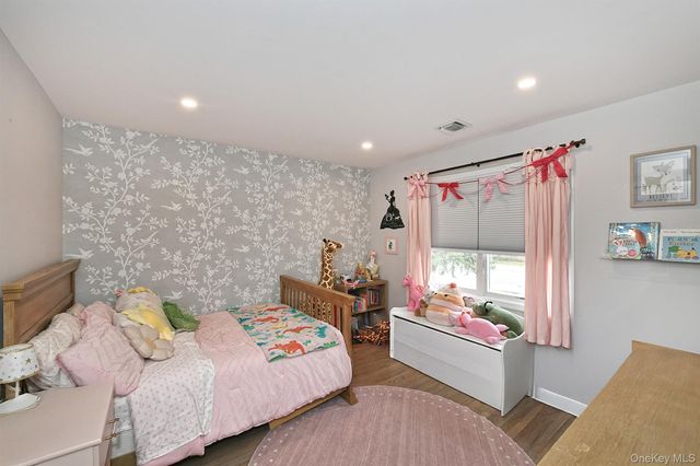 2457 New York Avenue, Melville, NY 11747