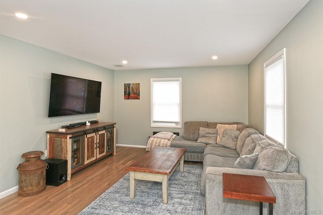 2457 New York Avenue, Melville, NY 11747