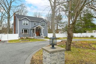 2457 New York Avenue, Melville, NY 11747