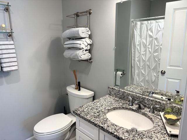 8 Cranberry Way, Manchester, NH 03109