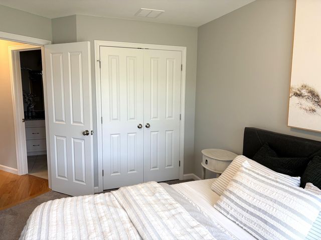 8 Cranberry Way, Manchester, NH 03109