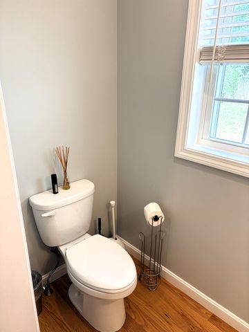 8 Cranberry Way, Manchester, NH 03109