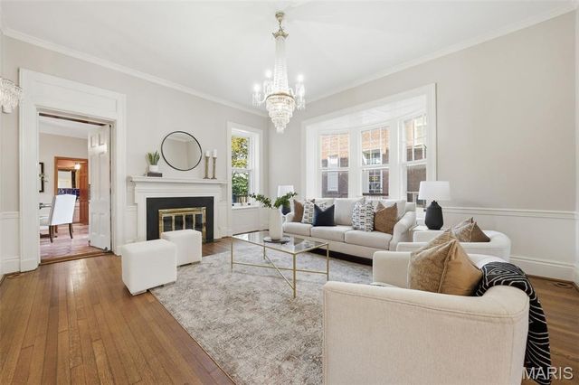 5257 Westminster Place, St Louis, MO 63108