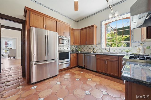 5257 Westminster Place, St Louis, MO 63108