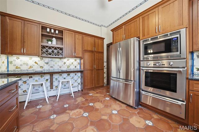 5257 Westminster Place, St Louis, MO 63108